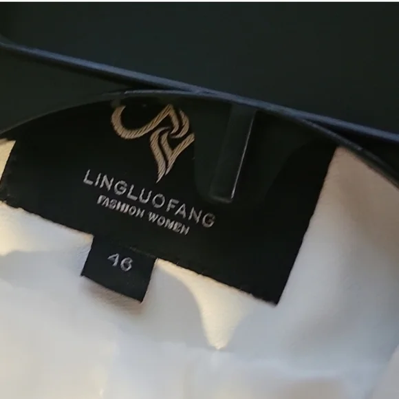 Lingluofang Faux White Leather Jacket - Picture 8 of 9